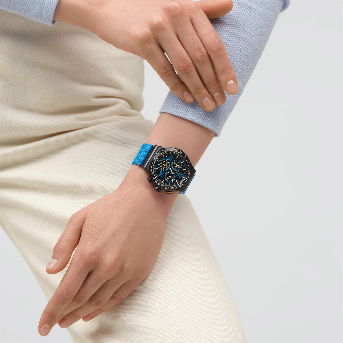 Swatch - MOMENTS IN BLUE - YVB100