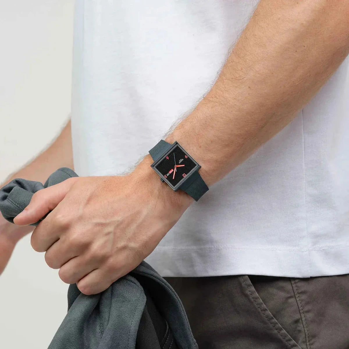 Swatch -  SQUARED OFF - SO34M701